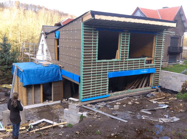 Bardage et isolation en cours de pose — suivi de chantier